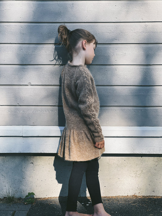 Lasten Anneliina-villamekko, neuleohje