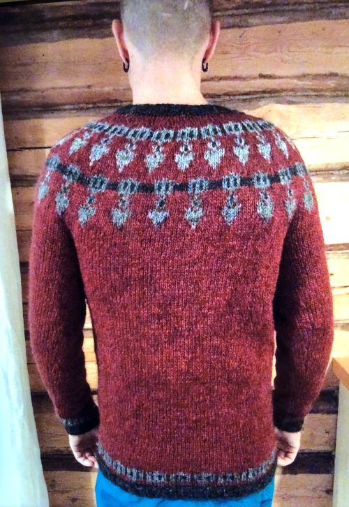 Hela-kaarrokepaita, neuleohje