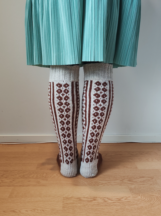 Hilma-villasukat, neuleohje