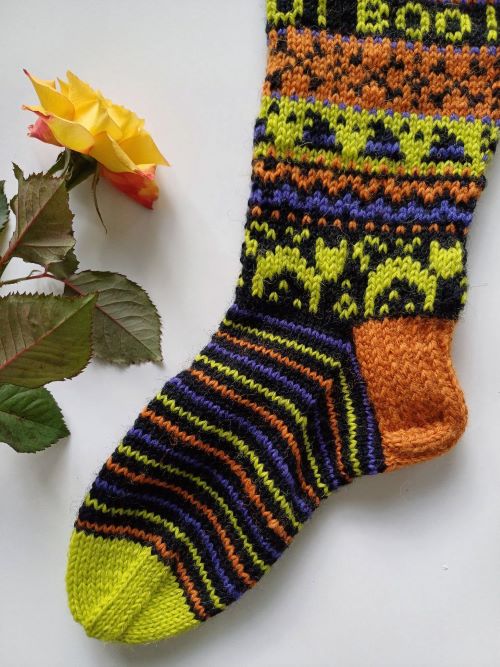 Hokkus Pokkus-sukat, neuleohje