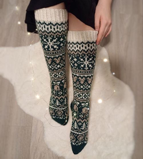 Frostyknitsin Joulukalenteri-sukat 2024, neuleohje