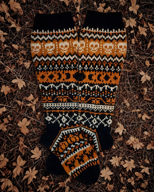 Kalloween-kirjoneulesukat, neuleohje