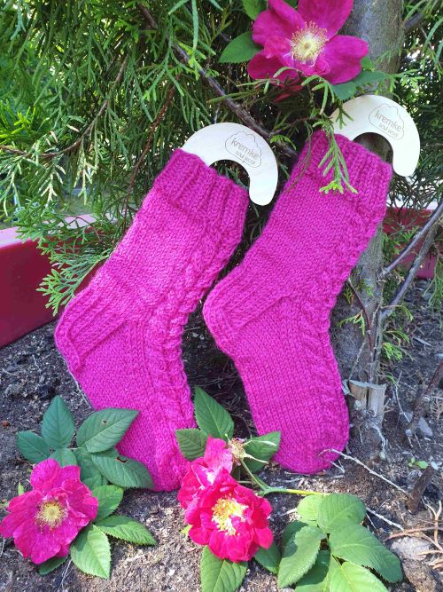 Kesäpuro-sukat, neuleohje