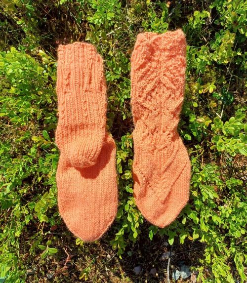 Kesätuuli-sukat, neuleohje