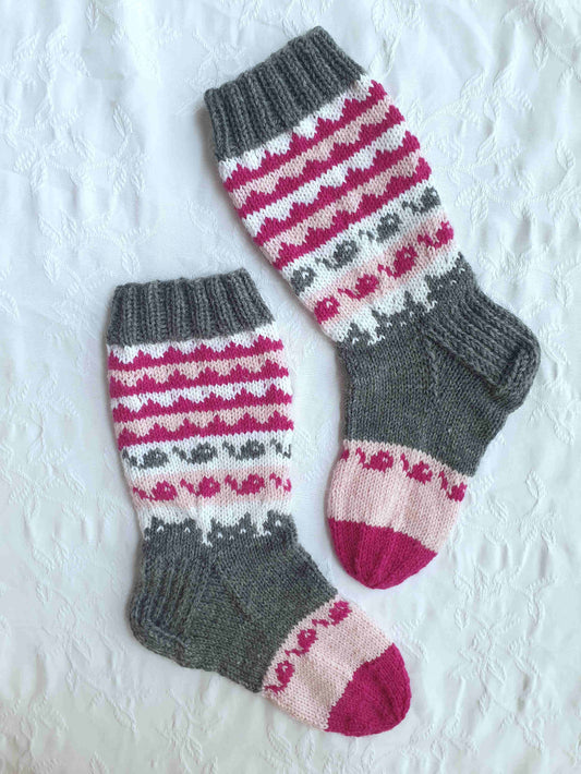 Kevätkissa-sukat, neuleohje