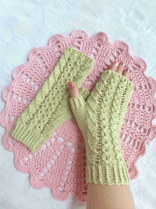 Kevätsilmut-kämmekkäät neuleohje