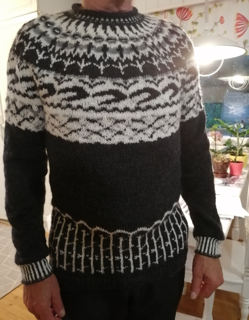 Korppi-kaarrokeneule, neuleohje