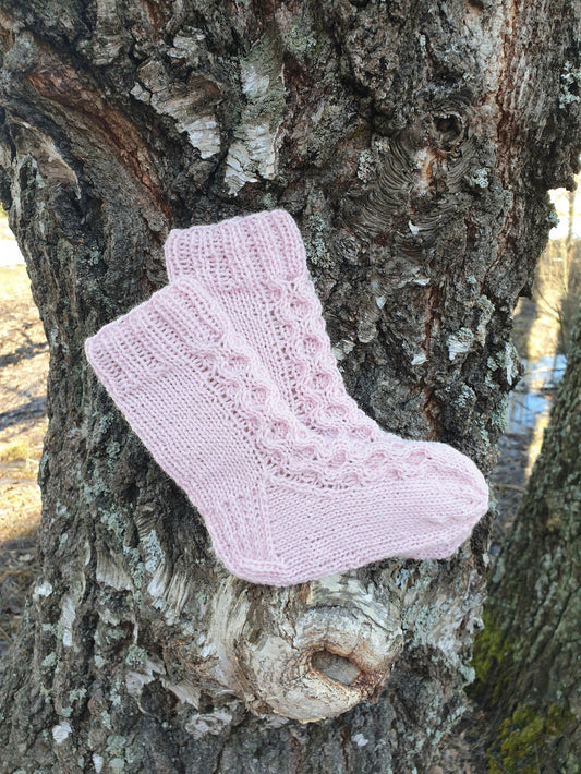 Josefiina & Joanna-palmikkosukat, neuleohje