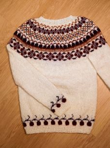 Marjat-kaarrokeneule, neuleohje