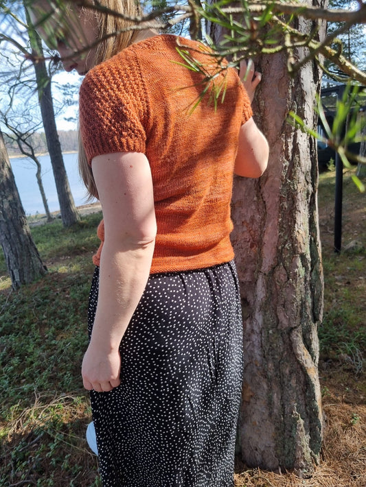 Lyhythihainen Marla Tee, neuleohje