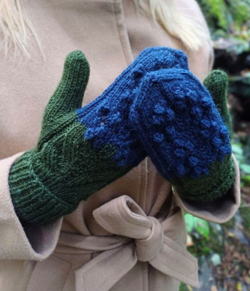 Metsämarja-lapaset, neuleohje