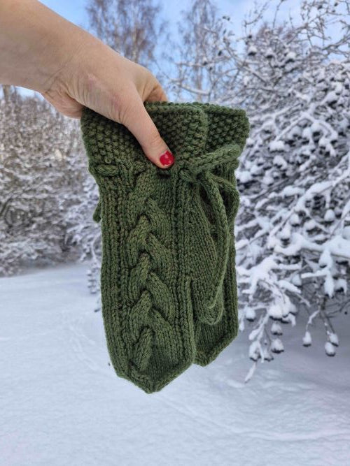 Metsässä-palmikkolapaset, neuleohje