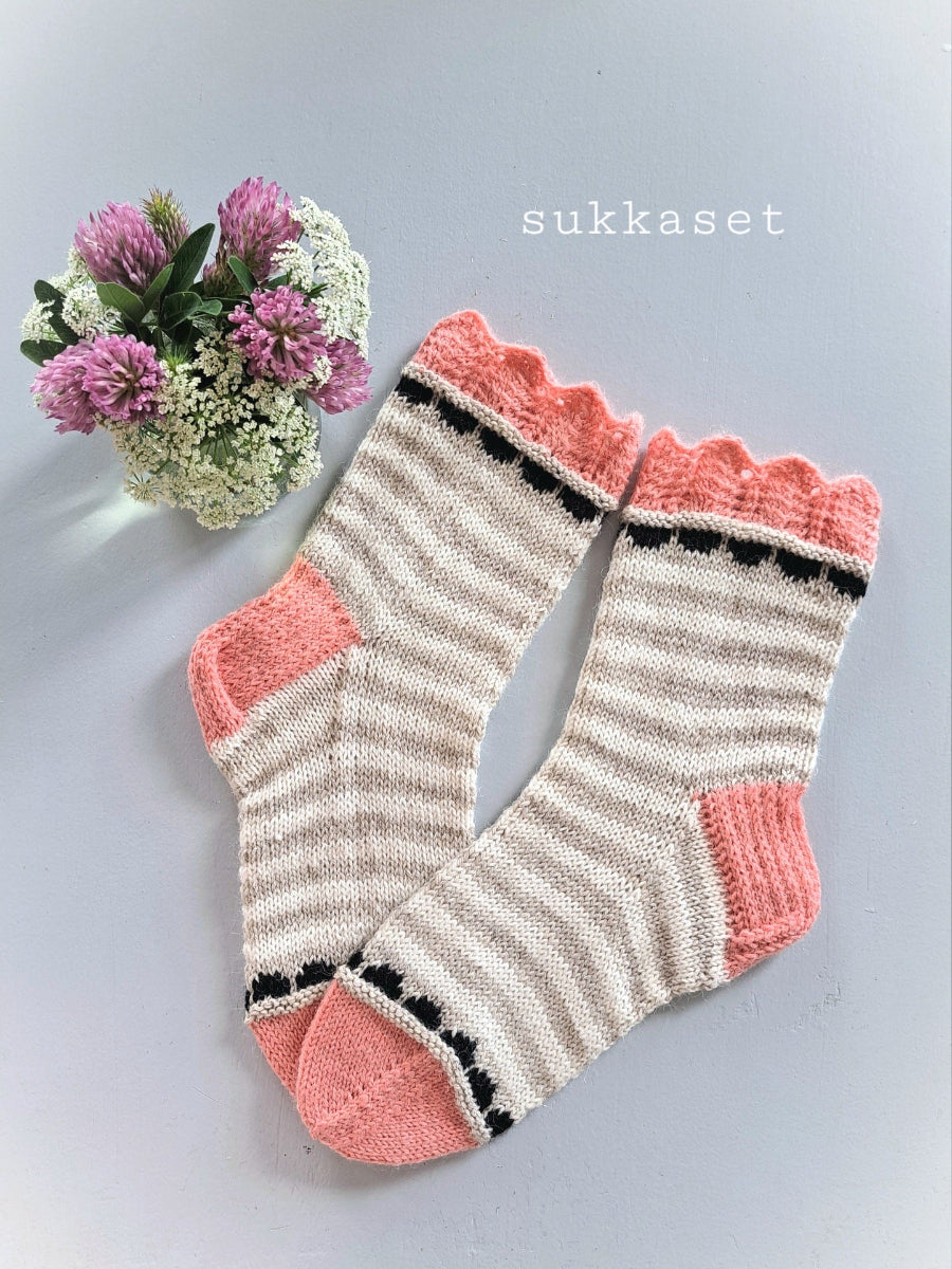 Meeri-villasukat, neuleohje