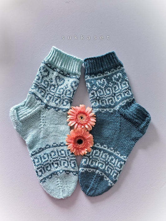 Koru-villasukat, neuleohje