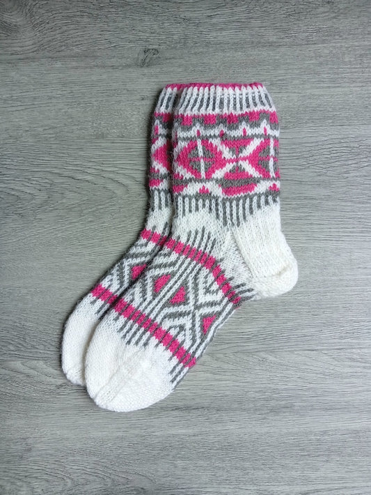 Pampa-kirjoneulesukat, neuleohje