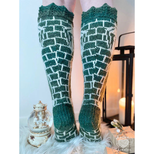 Pähkinänsärkijä-kirjoneulesukat, neuleohje