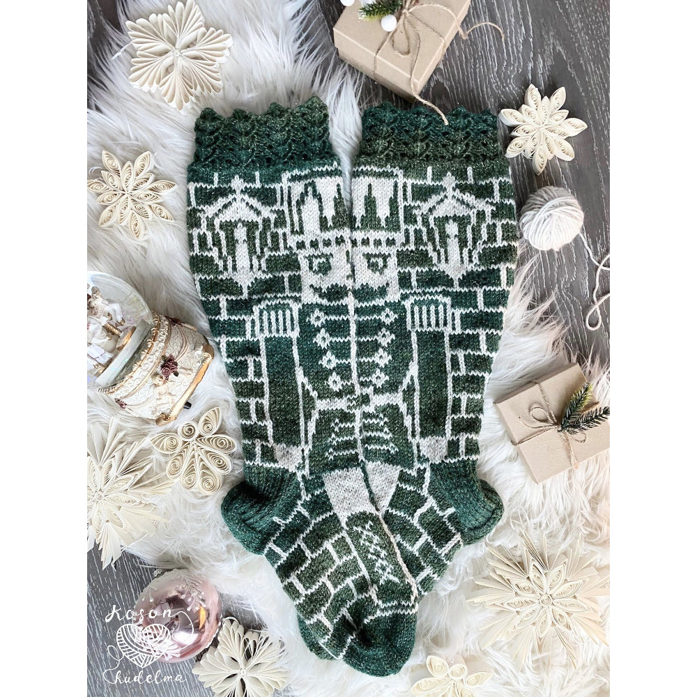 Pähkinänsärkijä-kirjoneulesukat, neuleohje