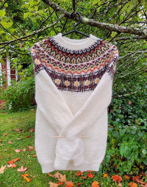 Polku-kaarrokeneule, neuleohje