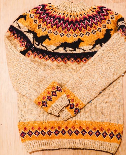 Ravuri-kaarrokeneule, neuleohje