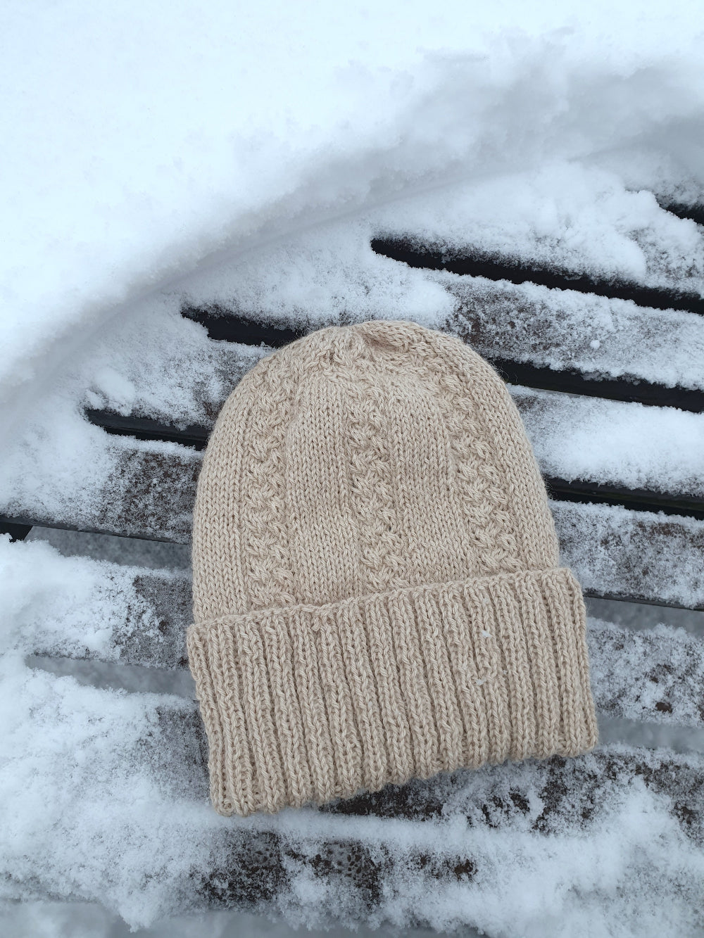 Ruusunnuppu-palmikkopipo, neuleohje