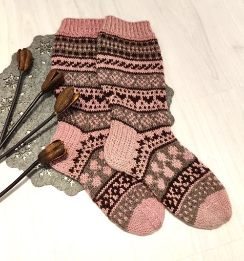 Sarastus-sukat, neuleohje