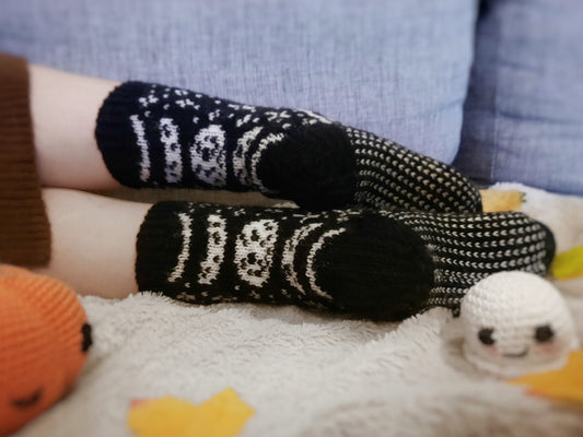 Skelecats-sukat, neuleohje