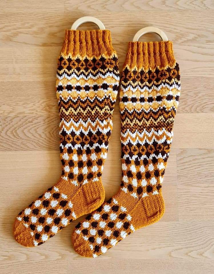 Tähkylät-kirjoneulesukat, neuleohje