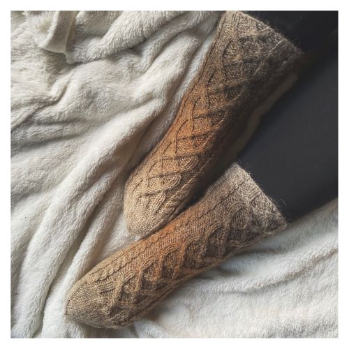 Turron-sukat, neuleohje