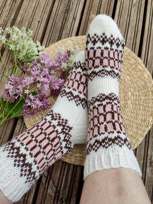 Usvatar-sukat, neuleohje