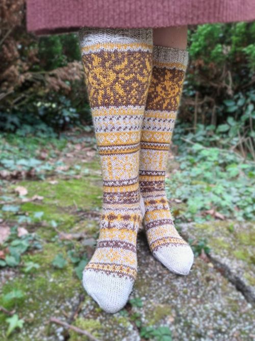 Valovoima-sukat, neuleohje