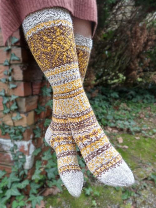 Valovoima-sukat, neuleohje