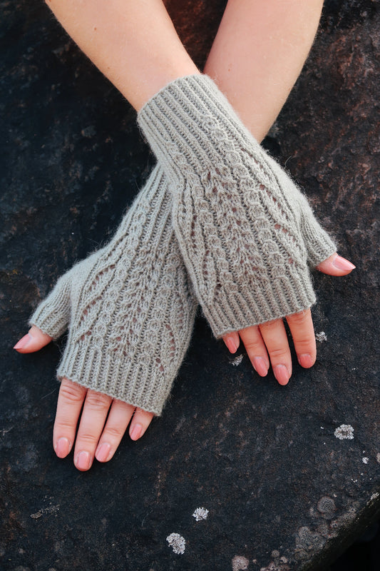 Velda-lapaset ja -kämmekkäät, neuleohje