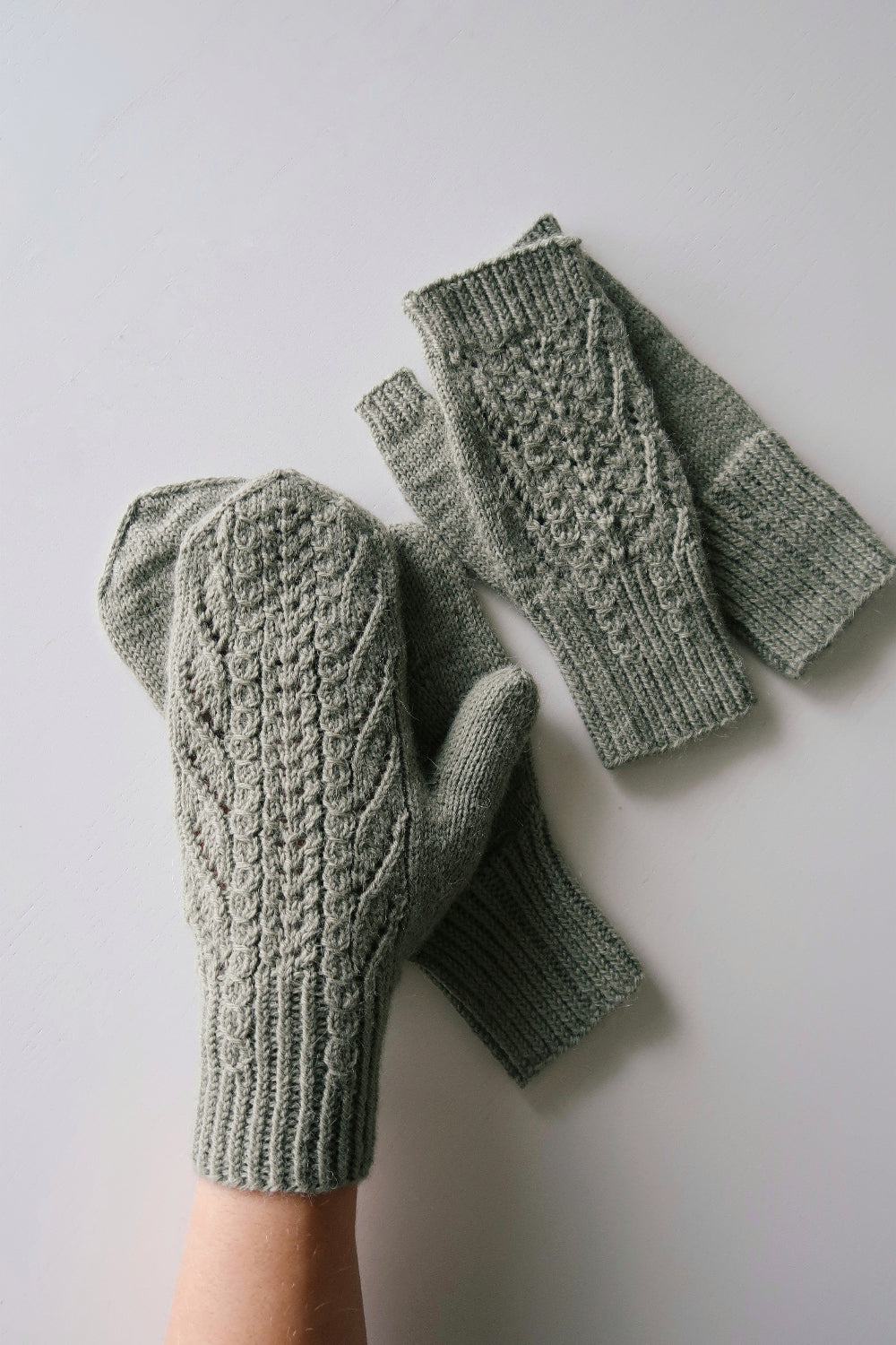 Velda-lapaset ja -kämmekkäät, neuleohje