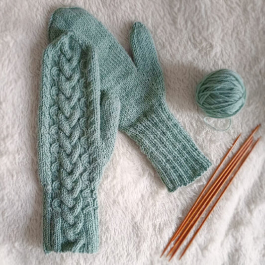 Virta-palmikkolapaset, neuleohje