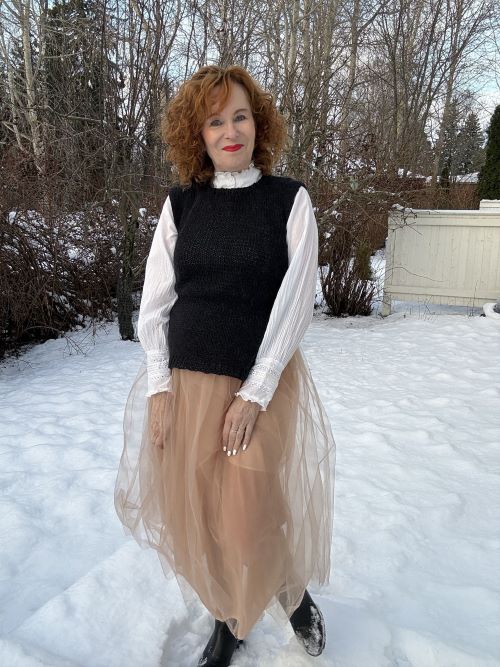 Yönmusta-neuleliivi, neuleohje