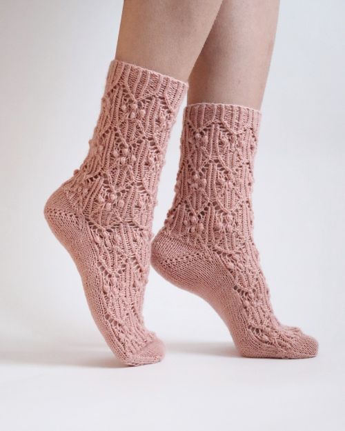 Belle-sukat, neuleohje