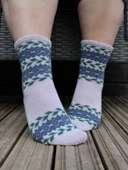 Clematis-sukat, neuleohje