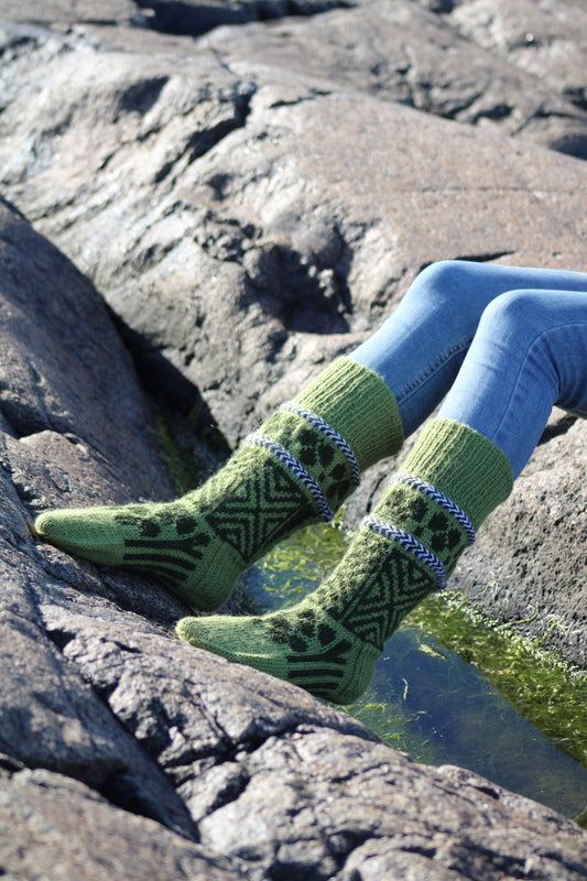 Fauni-kirjoneulesukat, neuleohje