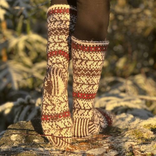 Hämärä-sukat, neuleohje