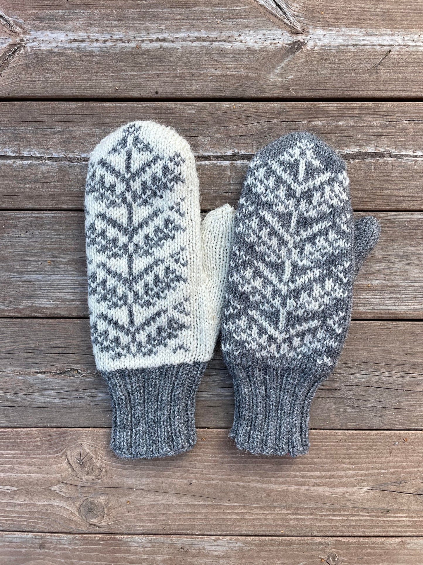 Onteloneulotut Havu-lapaset, neuleohje