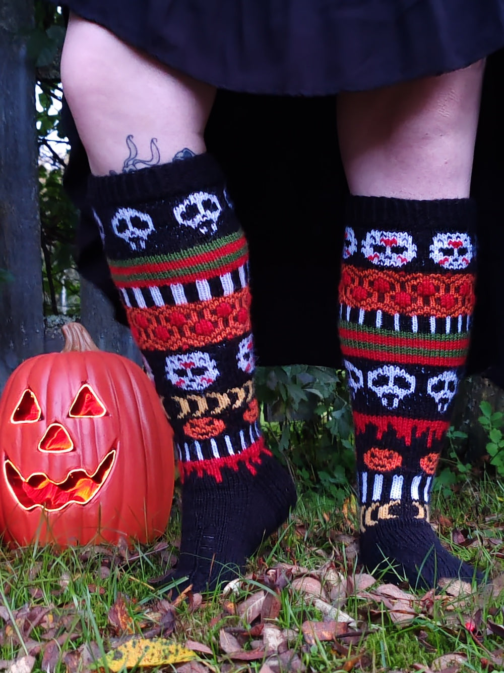 Horrorween-kirjoneulesukat, neuleohje