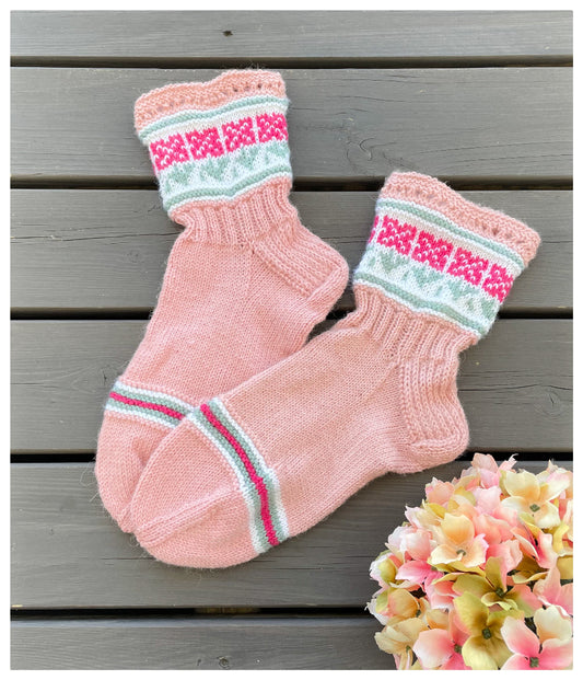 Hurmaavat-kirjoneulesukat, neuleohje