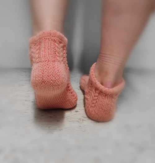 Jaana Tuulikki-sukat, neuleohje