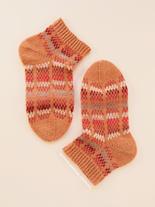 Jäätelökesä-sukat, neuleohje