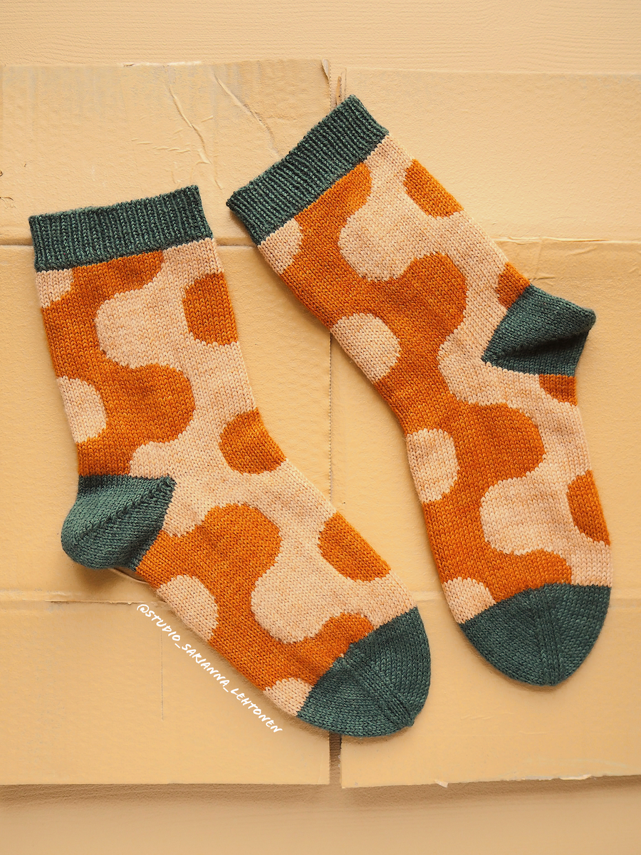 Joy-sukat, neuleohje