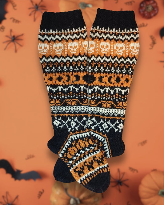 Kalloween-kirjoneulesukat, neuleohje