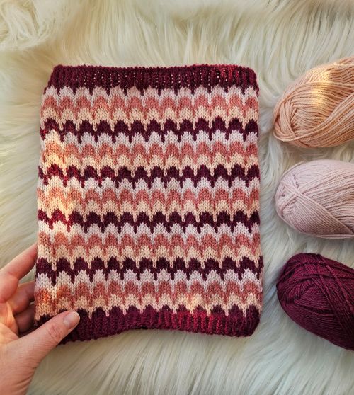 Karnevaali-tuubihuivi, neuleohje