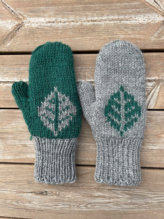 Lasten onteloneulotut Lehtipuu-lapaset, neuleohje