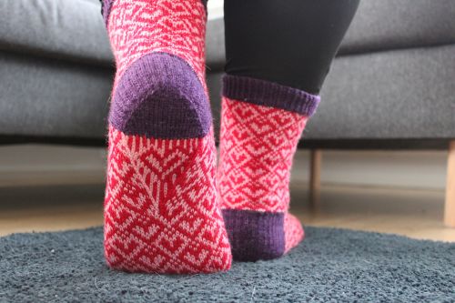 Lovespun-sukat, neuleohje