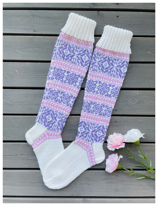 Lumotut-kirjoneulesukat, neuleohje